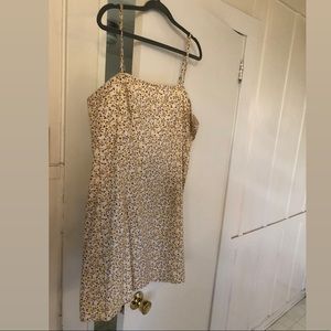 Flirty Floral Sundress💫